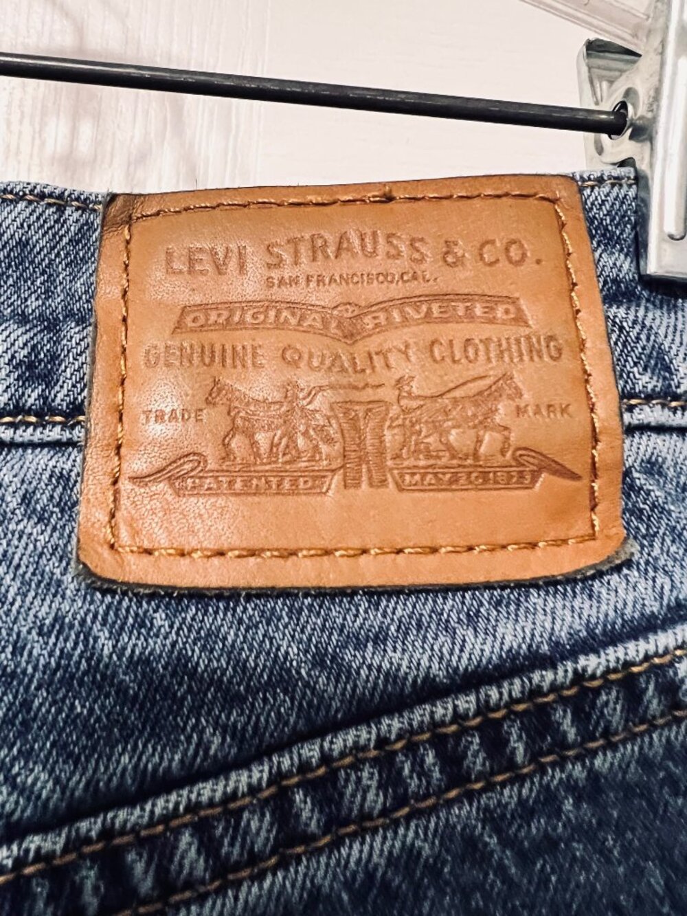 Levi's Premium San Francisco, Cal. Ribcage Bell Women's Distressed Jeans-Size 28 - Picture 6 of 13